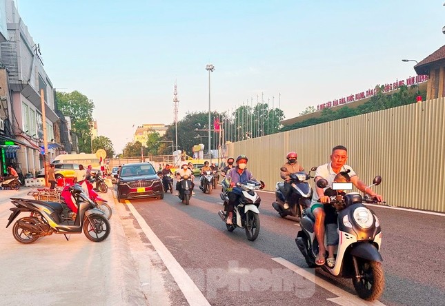 Hà Nội: Nhiều đoạn phố Trần Hưng Đạo tổ chức giao thông một chiều từ tối 12/5 ảnh 1