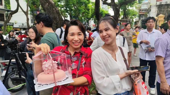 Sỹ tử hoàn thành 'môn thi áp lực nhất': Cập nhật đề thi, giải đề Toán ảnh 4