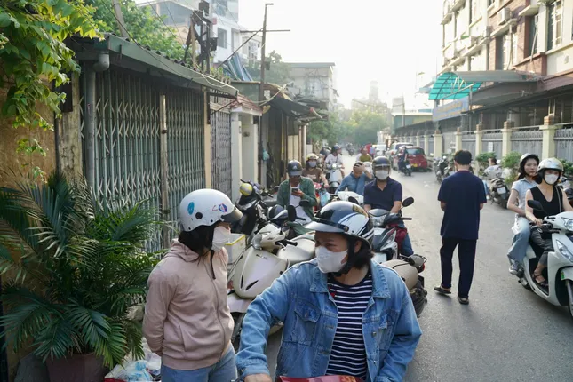 Sỹ tử hoàn thành bài Ngữ Văn, đề dễ thở, thí sinh phấn khởi ảnh 58