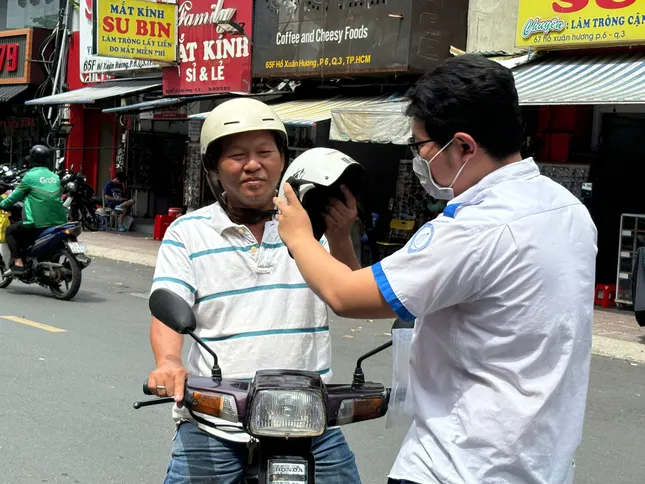 Sỹ tử chuẩn bị thi Toán, Cần Thơ đổ mưa lớn ảnh 8