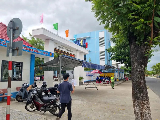 Kết thúc kỳ thi Tốt nghiệp THPT 2025, đề ngoại ngữ dễ không? ảnh 8