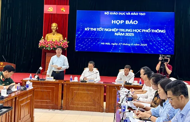 Thí sinh thừa nhận chụp đề thi tốt nghiệp gửi ra ngoài nhờ giải ảnh 3