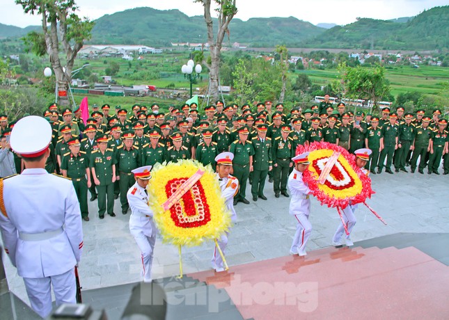 &apos;Họ đã cười khi được đi và khóc nơi mình đến&apos; ảnh 5