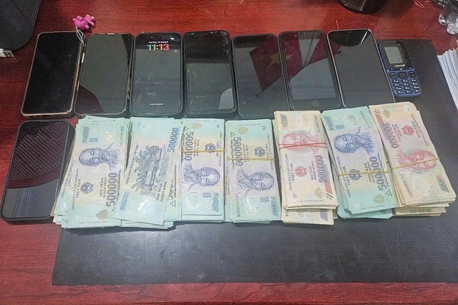 Triệt xóa sới bạc trong rừng, bắt nhiều đối tượng có tiền án ảnh 4