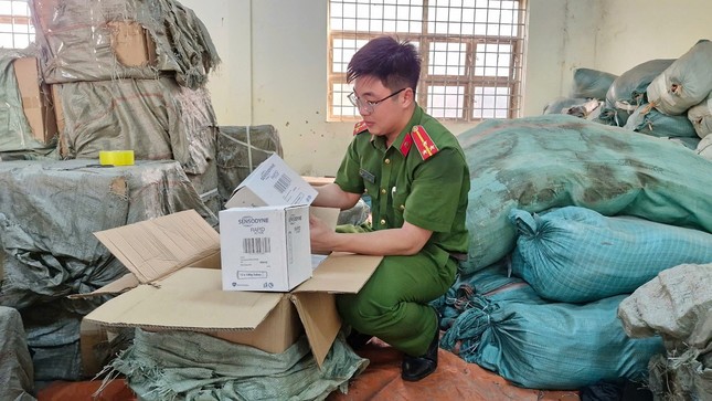Khởi tố 4 đối tượng mua bán kem đánh răng, dầu gội giả mạo các nhãn hiệu nổi tiếng ảnh 3