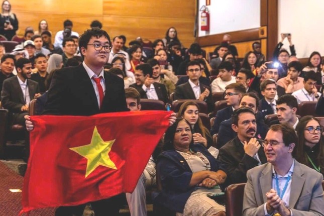 Nam sinh xứ Nghệ chinh phục kỳ thi hóa học &apos;khó nhất hành tinh&apos; ảnh 4