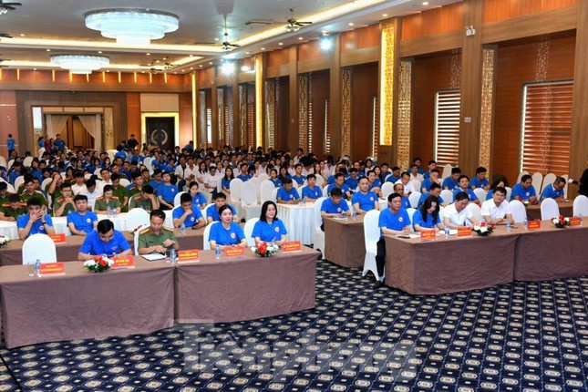 Vạch trần sự hấp dẫn giả tạo của thuốc lá, thuốc lá điện tử ảnh 1
