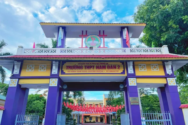 Đình chỉ thầy giáo coi thi phát ngôn 'Học chi cho lắm rồi cũng đi làm công nhân' ảnh 2