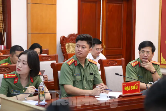 Cán bộ, chiến sĩ Công an Nghệ An học về an ninh, bảo mật khi sử dụng AI ảnh 2