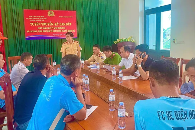 Dừng hoạt động xe điện ở biển Cửa Lò vì không có đường phù hợp ảnh 1