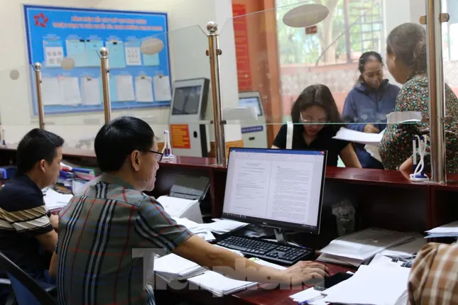 Nghệ An 'tuýt còi' việc dừng giải quyết thủ tục hành chính ảnh 1