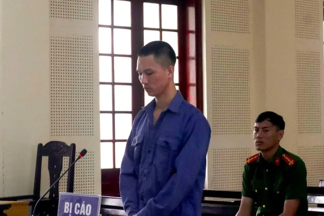 Nước mắt của người mẹ có đứa con trai trượt dài trên con đường &apos;cơm tù, áo số&apos; ảnh 1