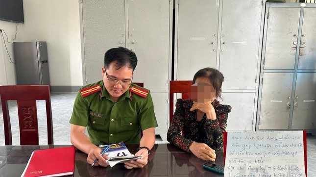 Trưởng công an xã lật tẩy kẻ giả danh ảnh 1