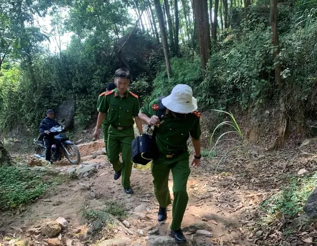 Phát hiện người đàn ông tử vong trong rừng ảnh 1