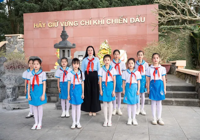 Cô giáo 'thắp lửa' phong trào Đội từ ngàn việc nhỏ ảnh 1