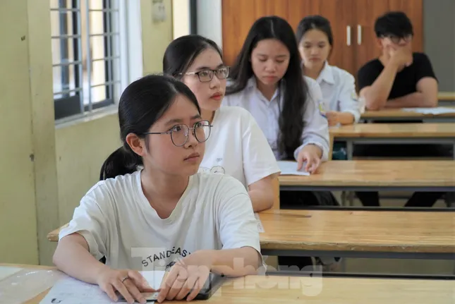 Đề thi tốt nghiệp THPT năm 2025 đổi mới: Muôn cảm xúc trước giờ G ảnh 1