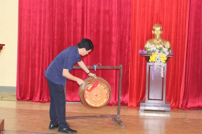 Trường miền núi Nghệ An tổ chức khai giảng sau thời gian dài chạy lũ ảnh 3