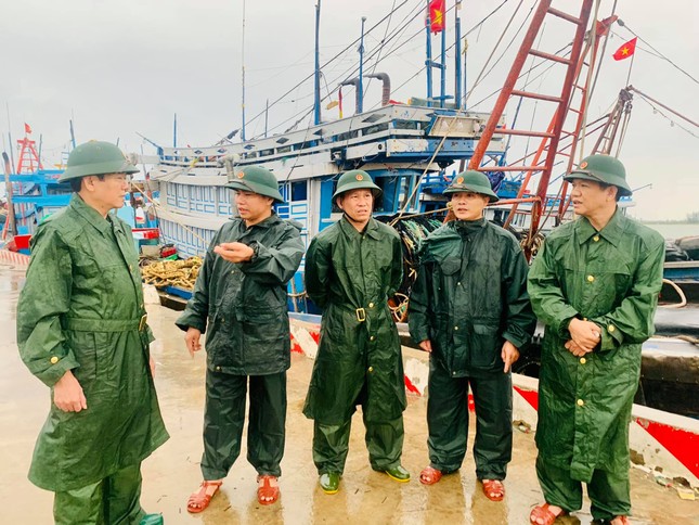 Nghệ An ra công điện khẩn ứng phó với Áp thấp nhiệt đới ảnh 2