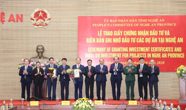 Thủ tướng Nguyễn Xuân Phúc làm việc với tỉnh Nghệ An và Quân khu 4 ảnh 3