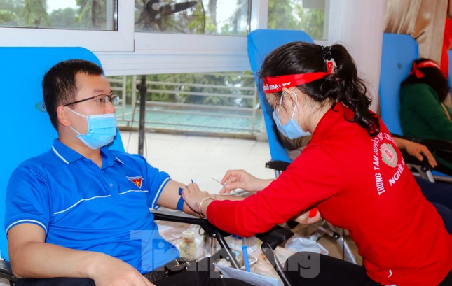 'Chủ nhật Đỏ' ở Nghệ An tiếp nhận đơn vị máu vượt 145% so với kế hoạch ảnh 2