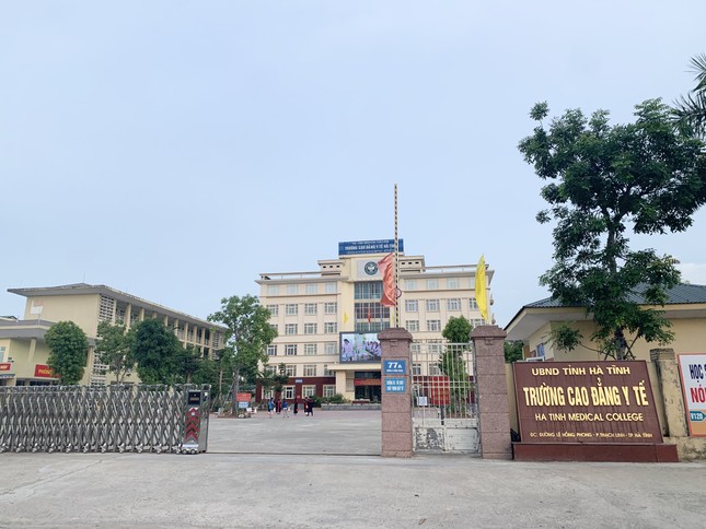 Trường Cao đẳng ở Hà Tĩnh bất ngờ thu lại bằng tốt nghiệp của 125 học viên ảnh 2