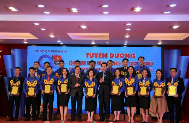 Hà Tĩnh: Tuyên dương 18 công trình thanh niên và cán bộ Đoàn tiêu biểu ảnh 7