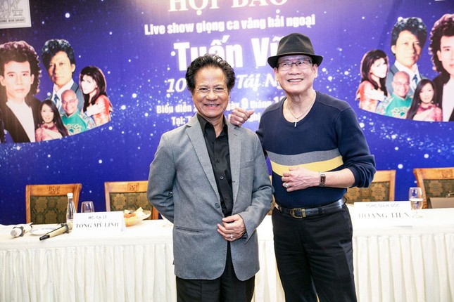 Tuấn Vũ, Chế Linh ngẫu hứng hát ở Hà Nội ảnh 1