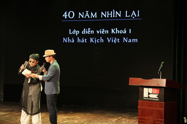Trọng Trinh, Quốc Khánh, Trung Anh hội ngộ 40 năm lớp Diễn viên khóa 1 ảnh 1