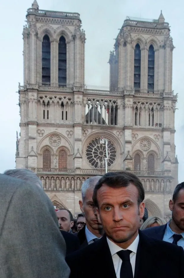 Tổng thống Pháp: 'Chúng ta cùng nhau tái thiết nhà thờ Đức Bà Paris' ảnh 1