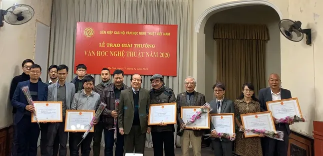 'Về nhà đi con' được tặng Giải thưởng Hội Liên hiệp Văn học nghệ thuật Việt Nam ảnh 1