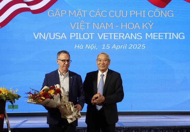Cựu phi công Việt Nam - Hoa Kỳ: Đụng độ trên bầu trời Hà Nội, tái ngộ dưới mặt đất ảnh 7