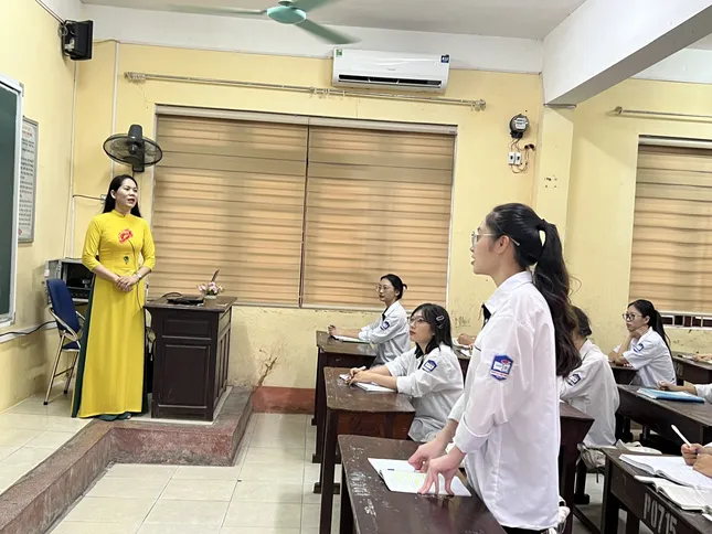 Sở GD&amp;ĐT toàn quyền tuyển dụng giáo viên: Bước đột phá phân quyền giáo dục? ảnh 1