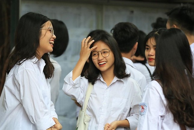 Bộ trưởng GD&amp;ĐT đề nghị huy động tổng lực cho kỳ thi Tốt nghiệp THPT ảnh 1