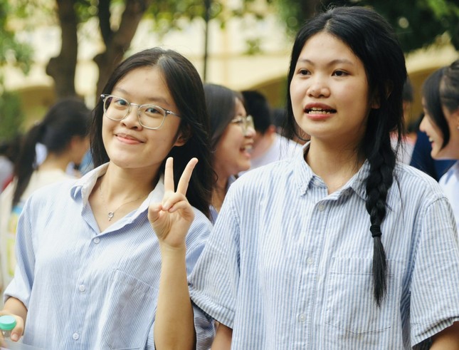 Thủ tướng yêu cầu tổ chức kỳ thi Tốt nghiệp THPT 2025 an toàn, nghiêm túc ảnh 1