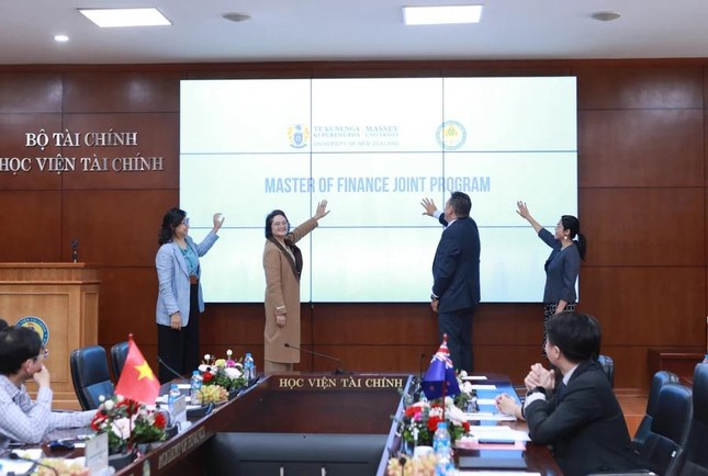 Học viện Tài chính giới thiệu chương trình liên kết quốc tế đào tạo thạc sĩ ảnh 1