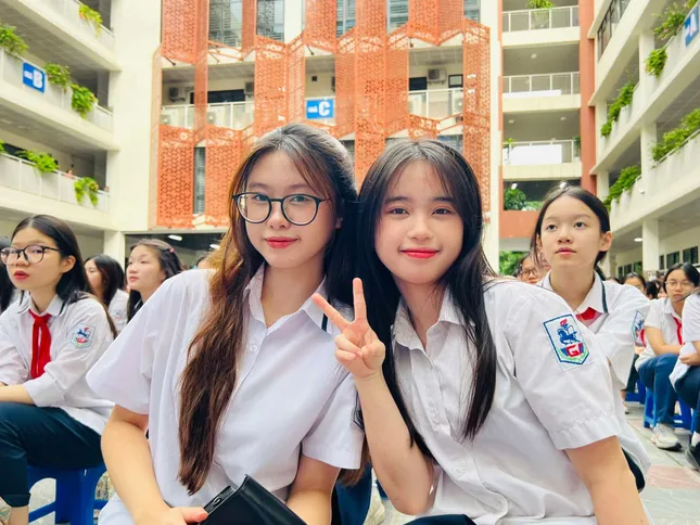 Hiệu trưởng nhắn nhủ học sinh biết yêu thương và sống trách nhiệm ảnh 2