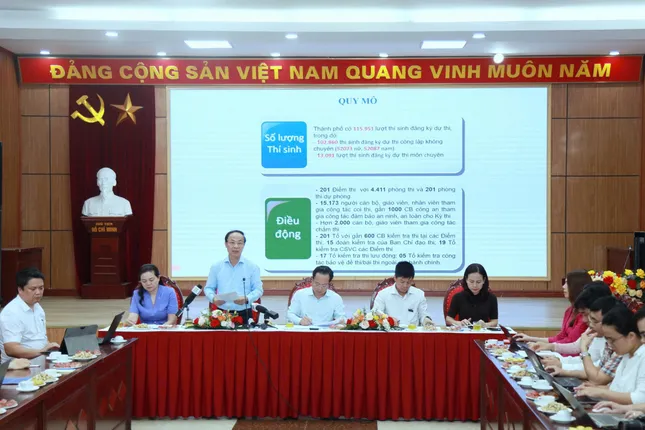 Lãnh đạo Sở GD&amp;ĐT Hà Nội: Đề thi nhiều điểm mới, không có chuyện &apos;chấm lỏng, chấm chặt&apos; ảnh 1
