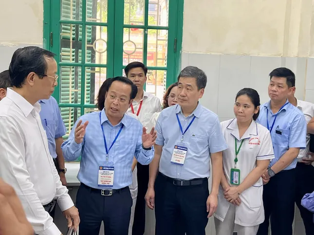 Thi tốt nghiệp THPT 2025: Bộ trưởng Nguyễn Kim Sơn yêu cầu ứng phó với tình huống mới ảnh 1