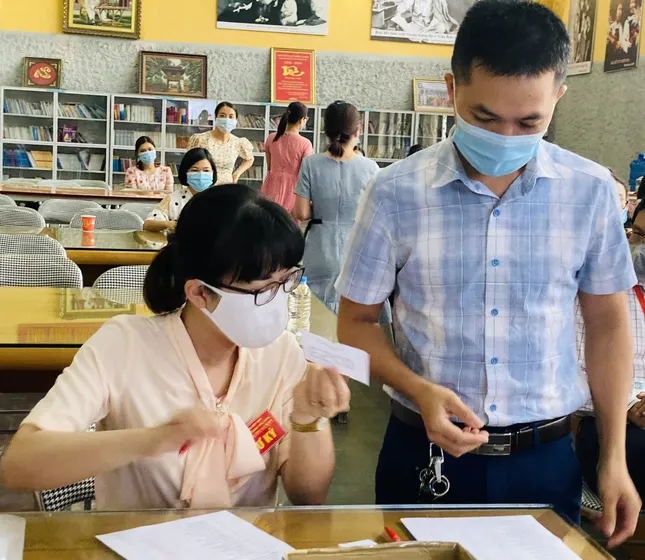 Cán bộ, giáo viên họp nóng công tác thi: Không được &apos;sáng tạo&apos; khi coi thi ảnh 2