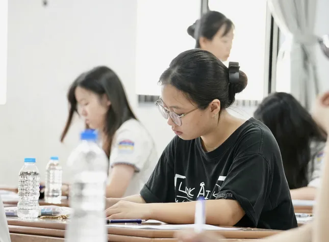 Bộ GD&amp;ĐT: Kết thúc ngày thi đầu tiên, 15 thí sinh bị đình chỉ thi ảnh 1