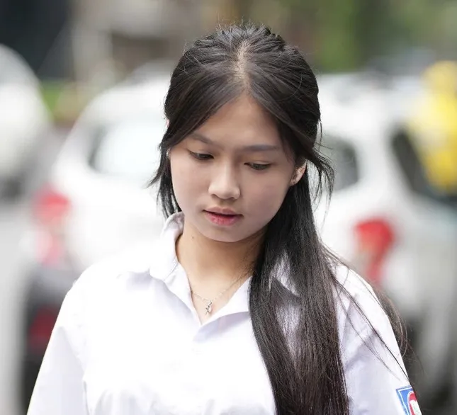 Tuyển sinh lớp 10 ở Hà Nội: Hơn 90 trường giảm điểm chuẩn, cao nhất gần 8,5 điểm- Ảnh 1. Tuyển sinh lớp 10 ở Hà Nội: Hơn 90 trường giảm điểm chuẩn, cao nhất gần 8,5 điểm- Ảnh 1.