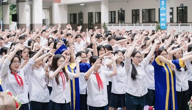 Điểm danh trường THCS có điểm trung bình thi vào 10 ở Hà Nội cao ngất ngưởng ảnh 1