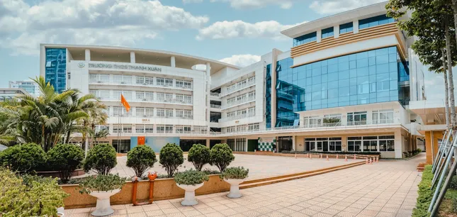 Nhiều trường chất lượng cao ở Hà Nội bị 'bóc mẽ': Vượt sĩ số, giảm sức hút học sinh ảnh 1