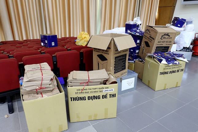 Bí mật bên trong 'căn phòng' in sao đề thi THPT quốc gia ảnh 8