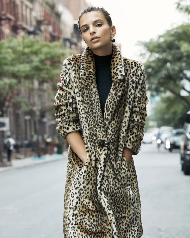 Nàng mẫu da nâu Emily Ratajkowski gợi cảm ở mọi góc nhìn ảnh 13