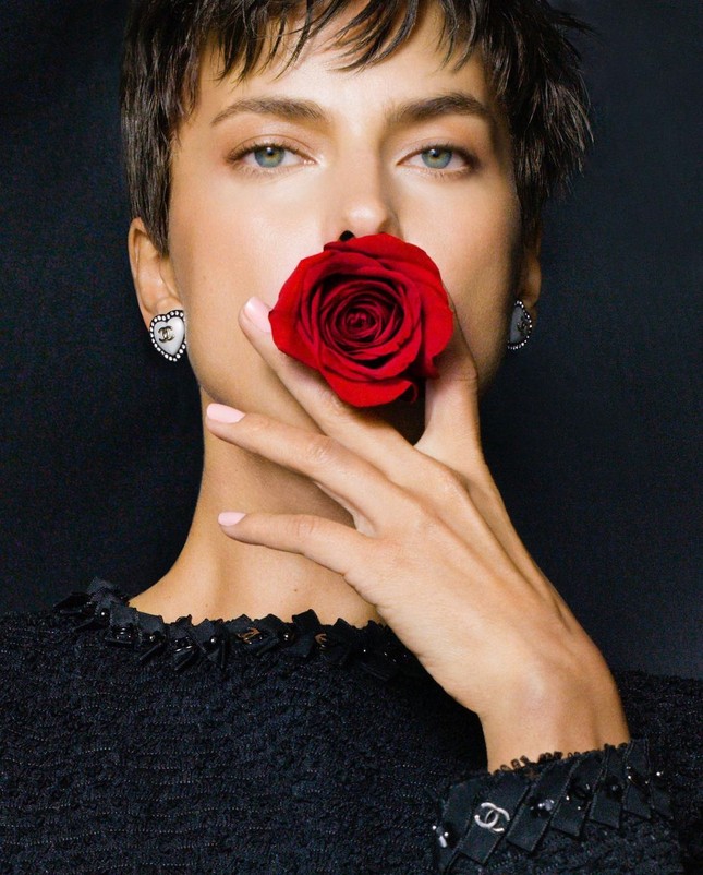 Mỹ nhân Nga Irina Shayk thân thiện với tình cũ sau 2 năm chia tay ảnh 8