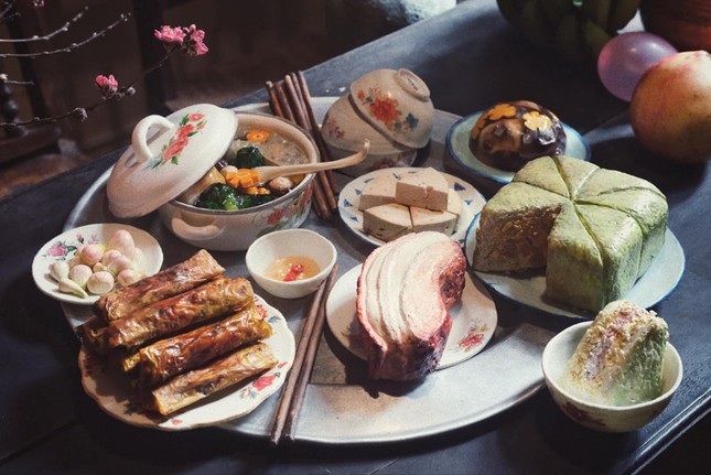 Cô gái làm mâm cơm Tết bằng 'chất liệu' đặc biệt, dân mạng trầm trồ 'khó tin' ảnh 1