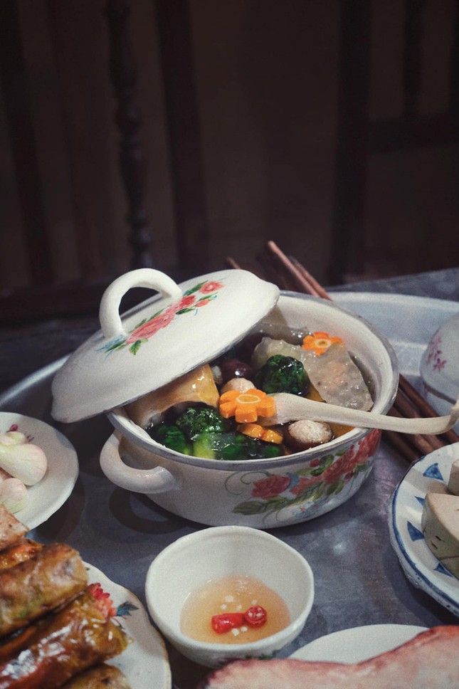 Cô gái làm mâm cơm Tết bằng 'chất liệu' đặc biệt, dân mạng trầm trồ 'khó tin' ảnh 6