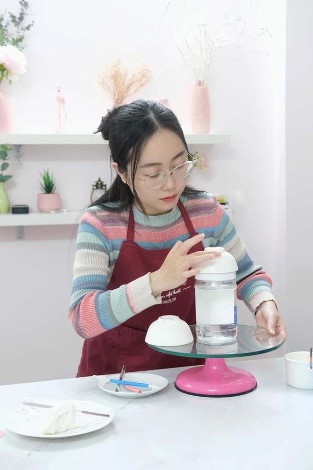 Cô gái làm mâm cơm Tết bằng 'chất liệu' đặc biệt, dân mạng trầm trồ 'khó tin' ảnh 12