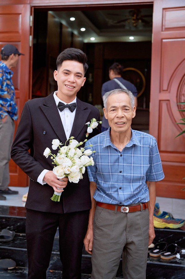 Chú rể ở Hưng Yên bật khóc trong đám cưới, phía sau là chuyện thắt lòng ảnh 4